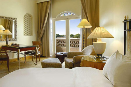 گرند حیات مسقط